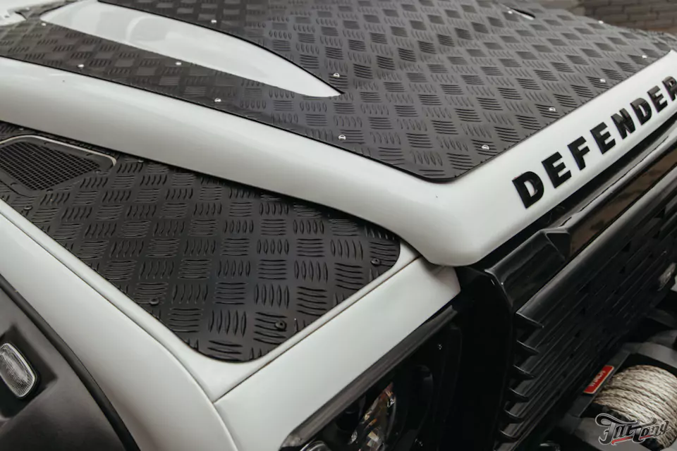 Привели в порядок Land Rover Defender! Заново окрасили элементы, очистили кузов, восстановили световое оборудование и построили новую акустическую систему